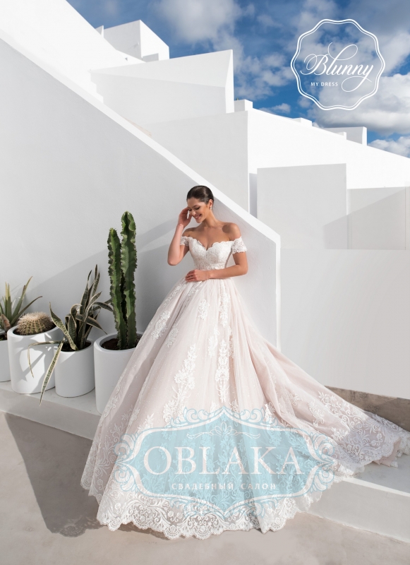 Пишна мереживна весільна сукня Loren 21041-1